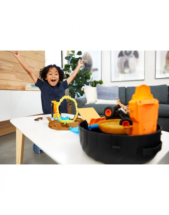 Hot Wheels Monster Trucks Akrobasi Tekerleği Oyun Seti