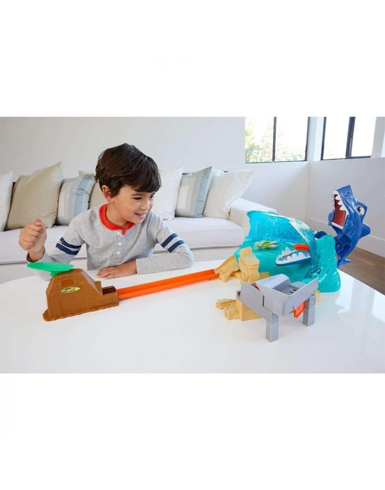 Hot Wheels Shark Beach Battle Oyun Seti