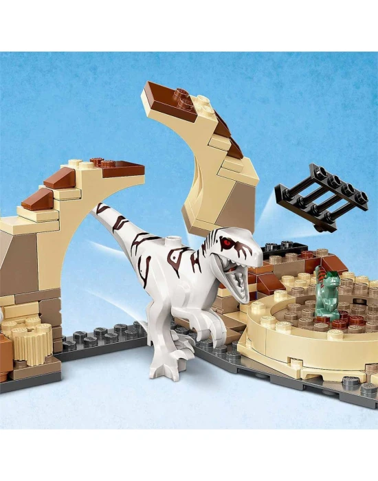 Lego Jurassic World Atrociraptor Dinozor: Motosiklet Takibi 76945