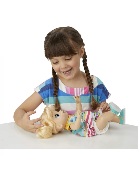 Baby Alive Işıklı Ayakkabılarıyla Neşeli Bebeğim