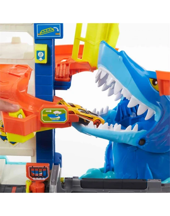 Hot Wheels Köpek Balığından Kaçış Oyun Seti HDP06