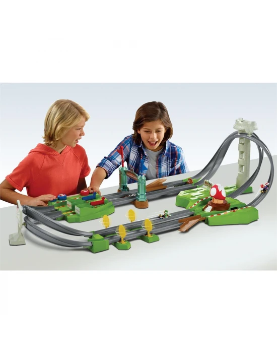 Hot Wheels Mario Kart Motorlu Çılgın Dönüş Parkuru Yarış Seti