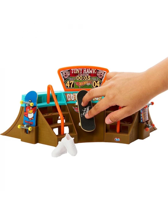 Hot Wheels Stadyum Kaykay Parkı Oyun Seti