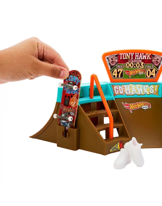 Hot Wheels Stadyum Kaykay Parkı Oyun Seti