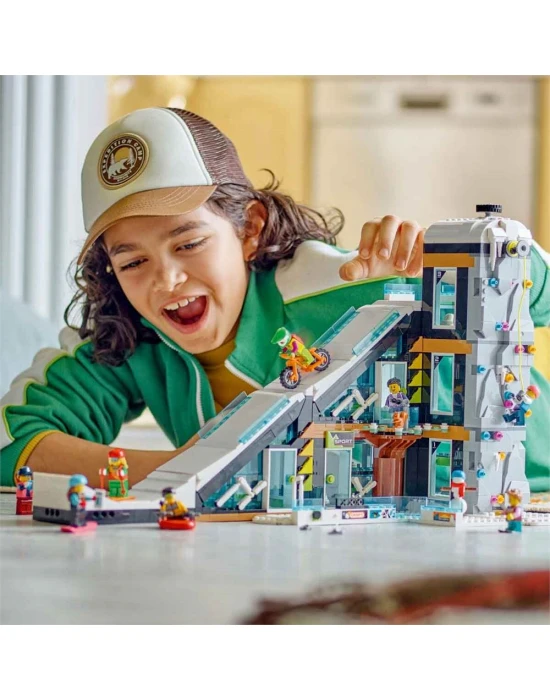 LEGO City Kayak ve Dağcılık Merkezi 60366
