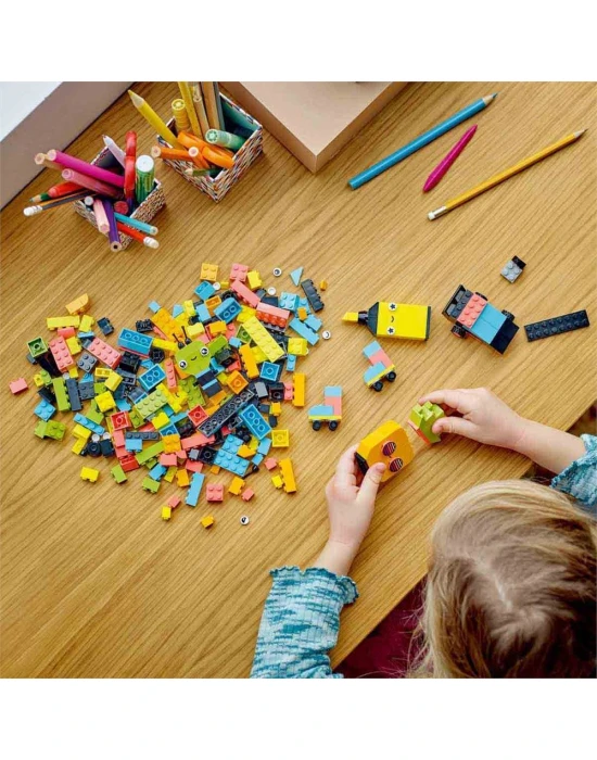LEGO Classic Yaratıcı Neon Eğlence 11027