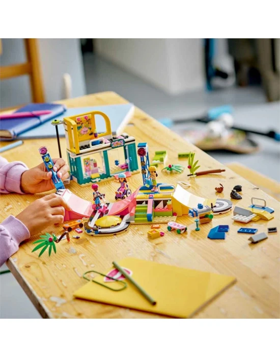 LEGO Friends Kaykay Parkı 41751