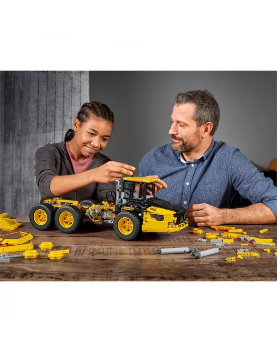 Lego Technic 6x6 Volvo Mafsallı Kamyon