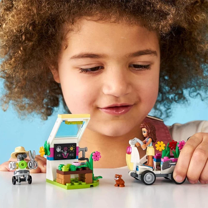 Lego Friends Olivianın Çiçek Bahçesi