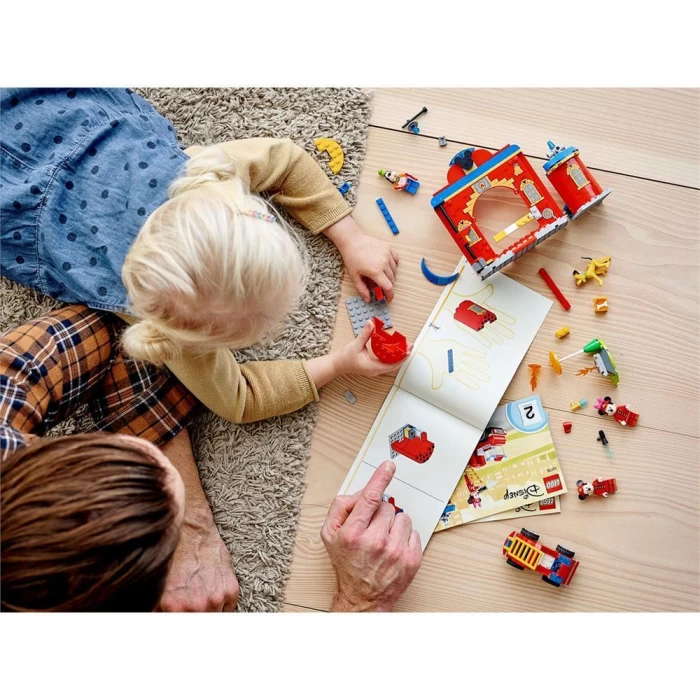 Lego Disney Mickey ve Arkadaşlarının İtfiaye Merkezi ve Kamyonu 1
