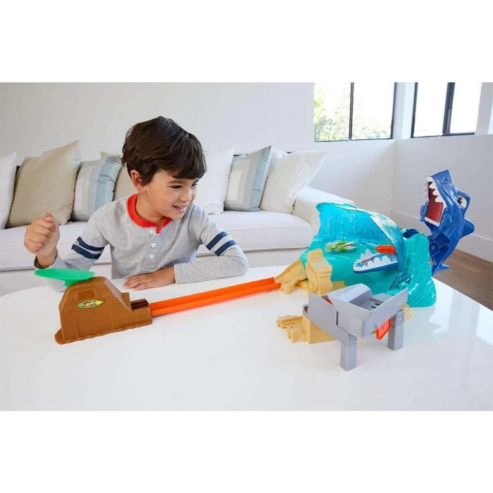 Hot Wheels Shark Beach Battle Oyun Seti