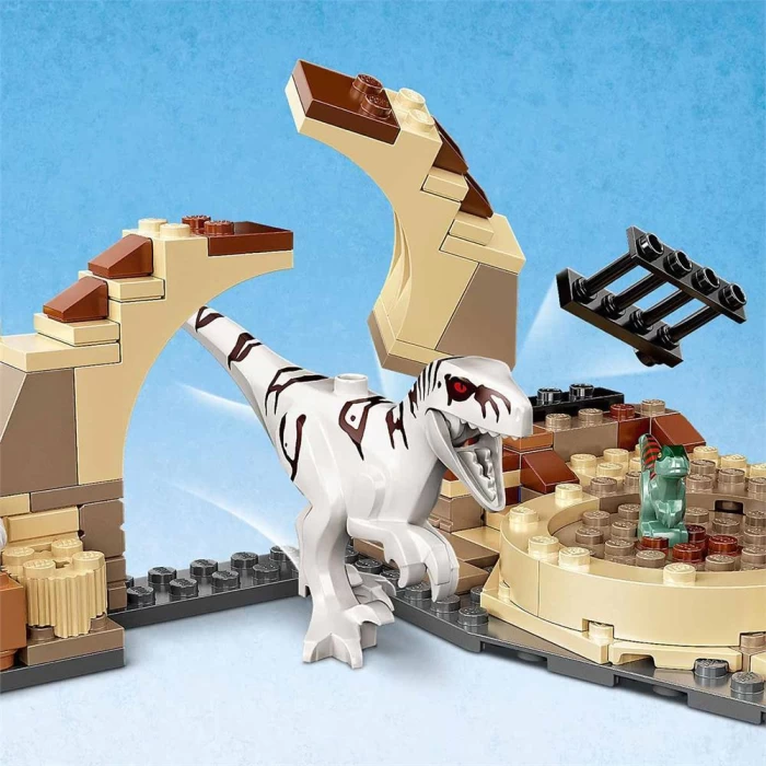 Lego Jurassic World Atrociraptor Dinozor: Motosiklet Takibi 76945