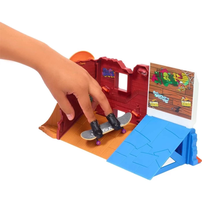 Hot Wheels Donut Kaykay Parkı Oyun Seti