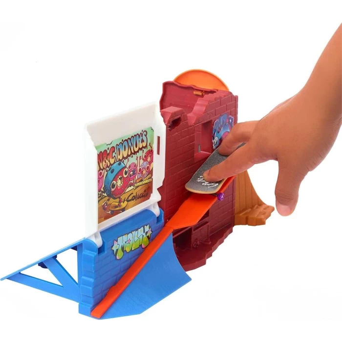 Hot Wheels Donut Kaykay Parkı Oyun Seti