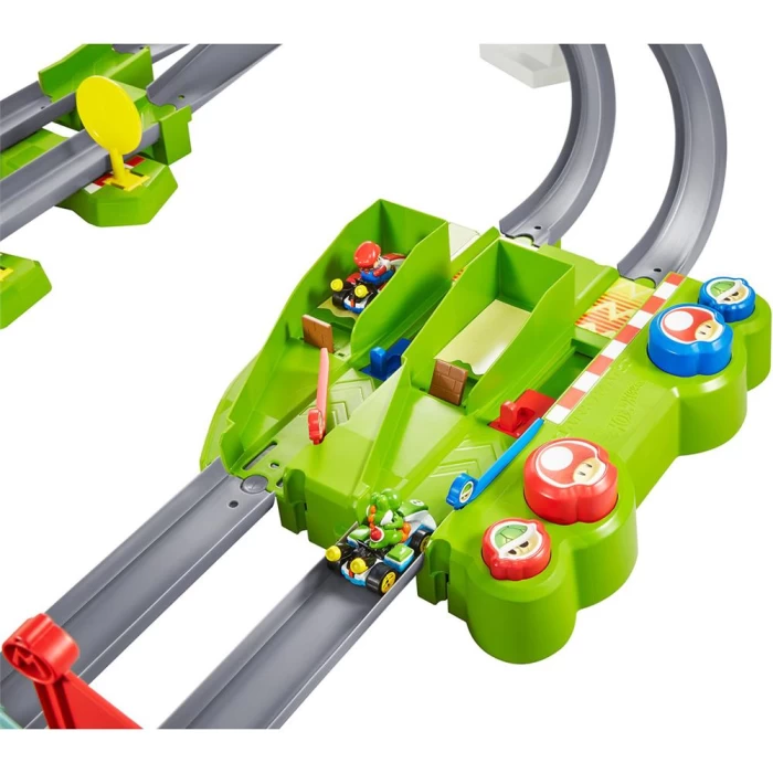 Hot Wheels Mario Kart Motorlu Çılgın Dönüş Parkuru Yarış Seti