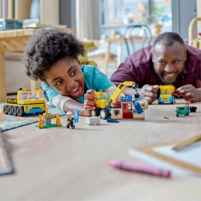 LEGO City İnşaat Kamyonları ve Yıkım Gülleli Vinç 60391