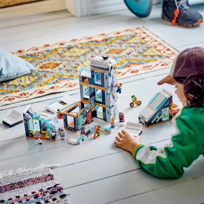 LEGO City Kayak ve Dağcılık Merkezi 60366