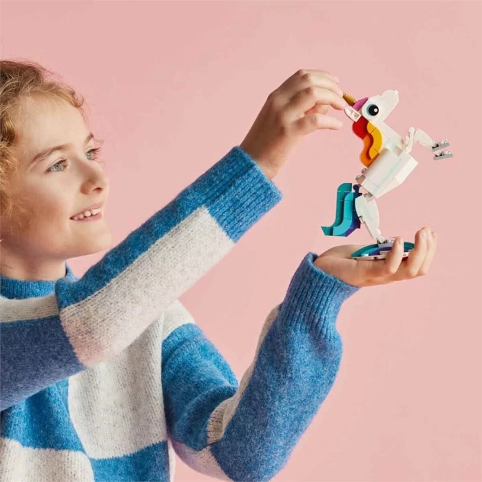 LEGO Creator Sihirli Tek Boynuzlu At 31140