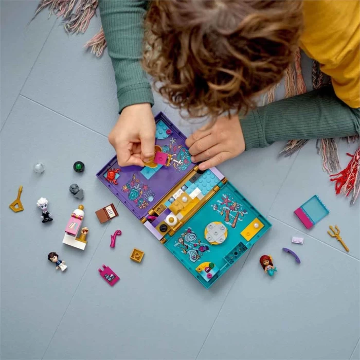 LEGO Disney Küçük Deniz Kızı Hikaye Kitabı 43213