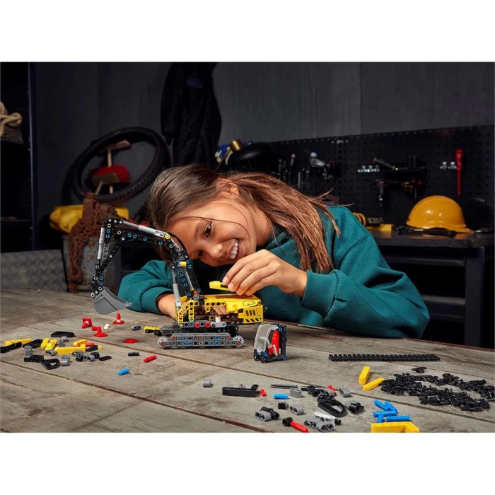 Lego Technic Ağır Yük Ekskavatörü