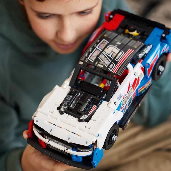 LEGO Technic NASCAR Chevrolet Camaro 42153