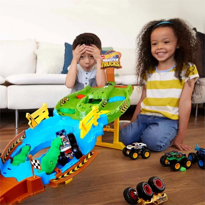 Hot Wheels Monster Trucks Heyecanlı Yarışlar Oyun Seti