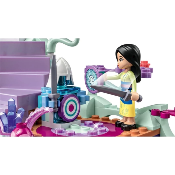 LEGO Disney Büyülü Ağaç Ev 43215