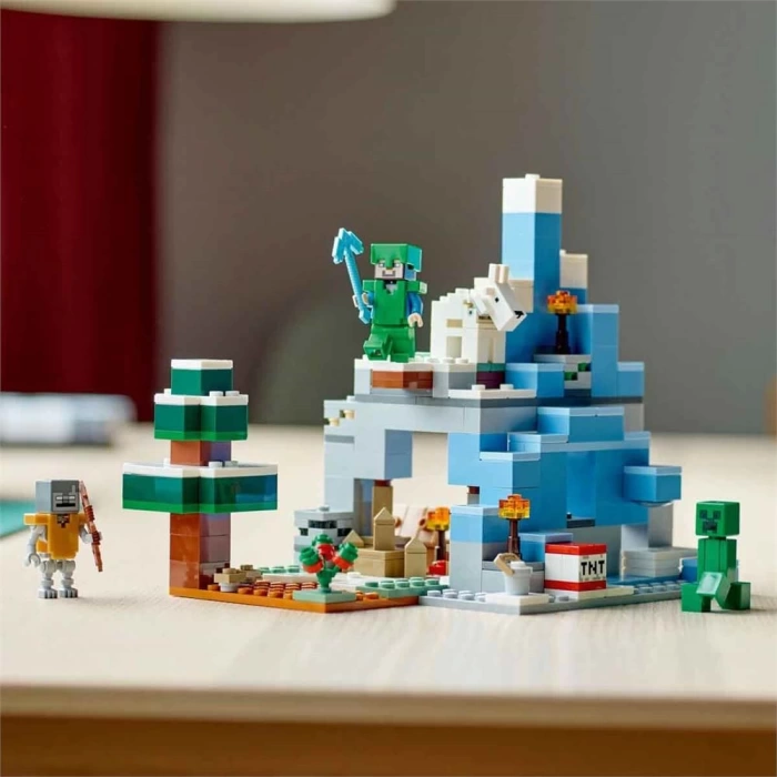 LEGO Minecraft Donmuş Tepeler 21243