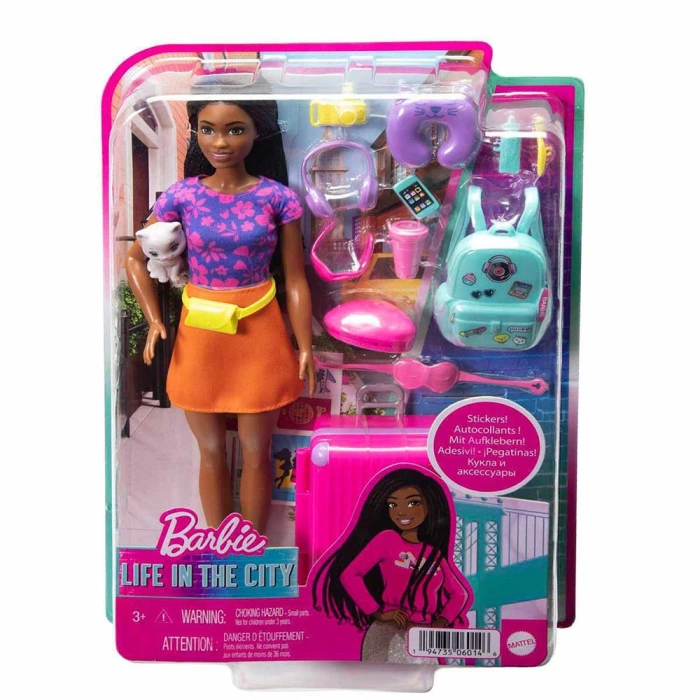 Barbie Brooklyn Seyahatte Bebeği ve Aksesuarları