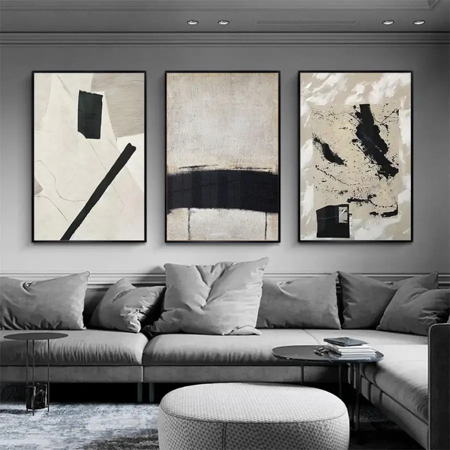 Monokromatik Şıklık: Bej ve Siyahın Kontrastı Üçlü Metal Çerçeveli Tablo Seti
