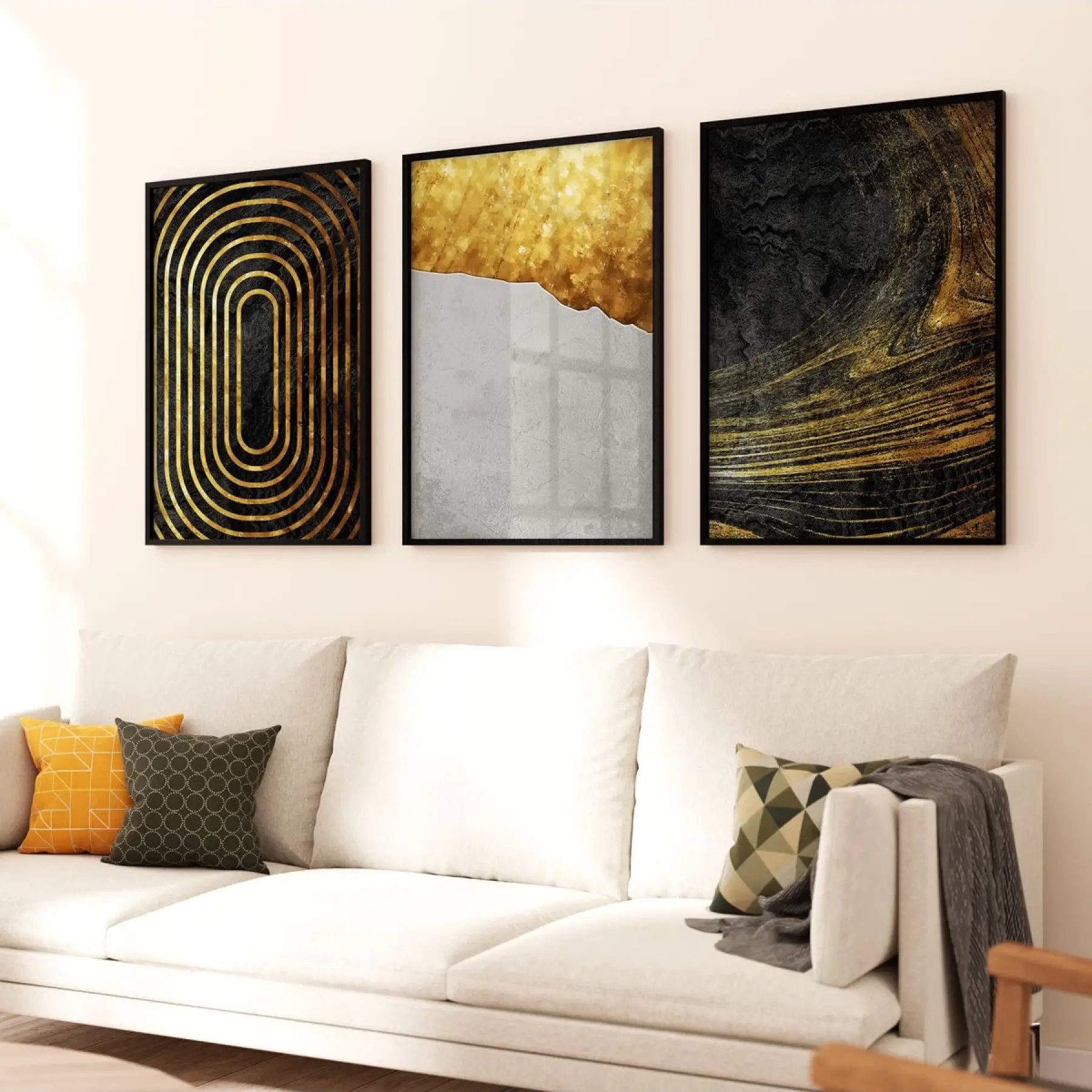 Altın Dokunuşlar: Üçlü Metal Çerçeveli Tablo Takımı