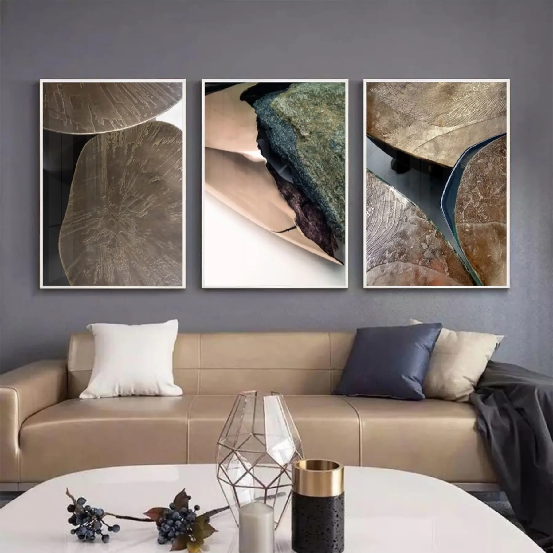 Dokusal Zenginlik: Ahşap, Taş ve Metalin Soyut Dansı Üçlü Metal Çerçeveli Tablo Seti