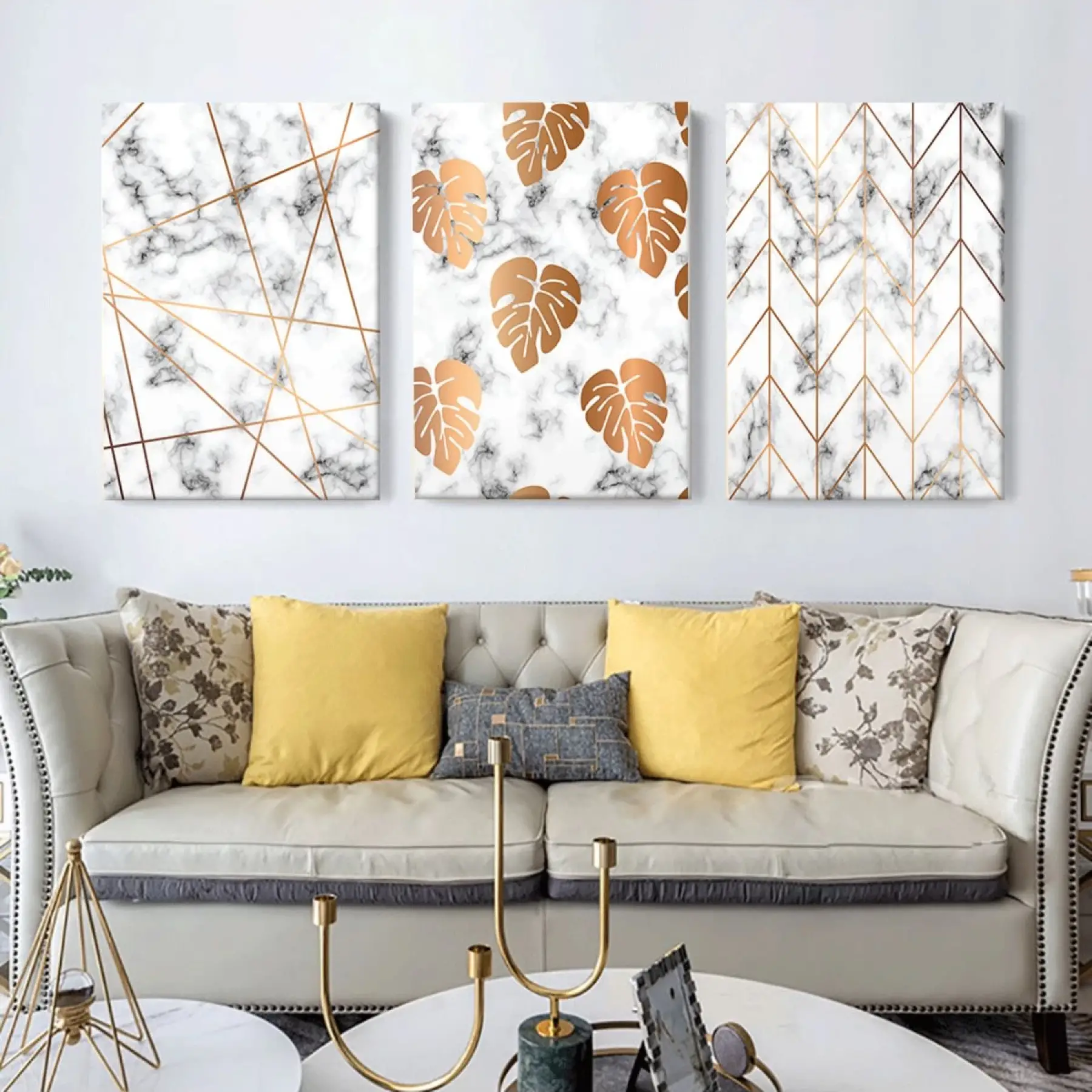 Mermer Üzerinde Altın Detaylar: Soyut Desenli Üçlü Kanvas Tablo Seti