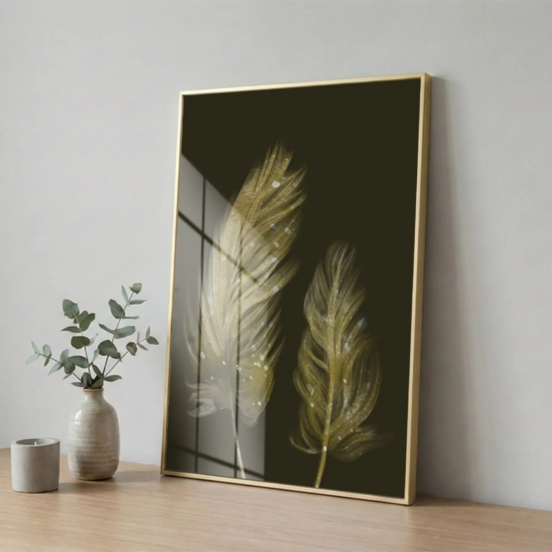 Süzülen Tüyler Koyu Altın Tekli Gold Metal Çerçeveli Cam Tablo Poster Dekoratif Obje