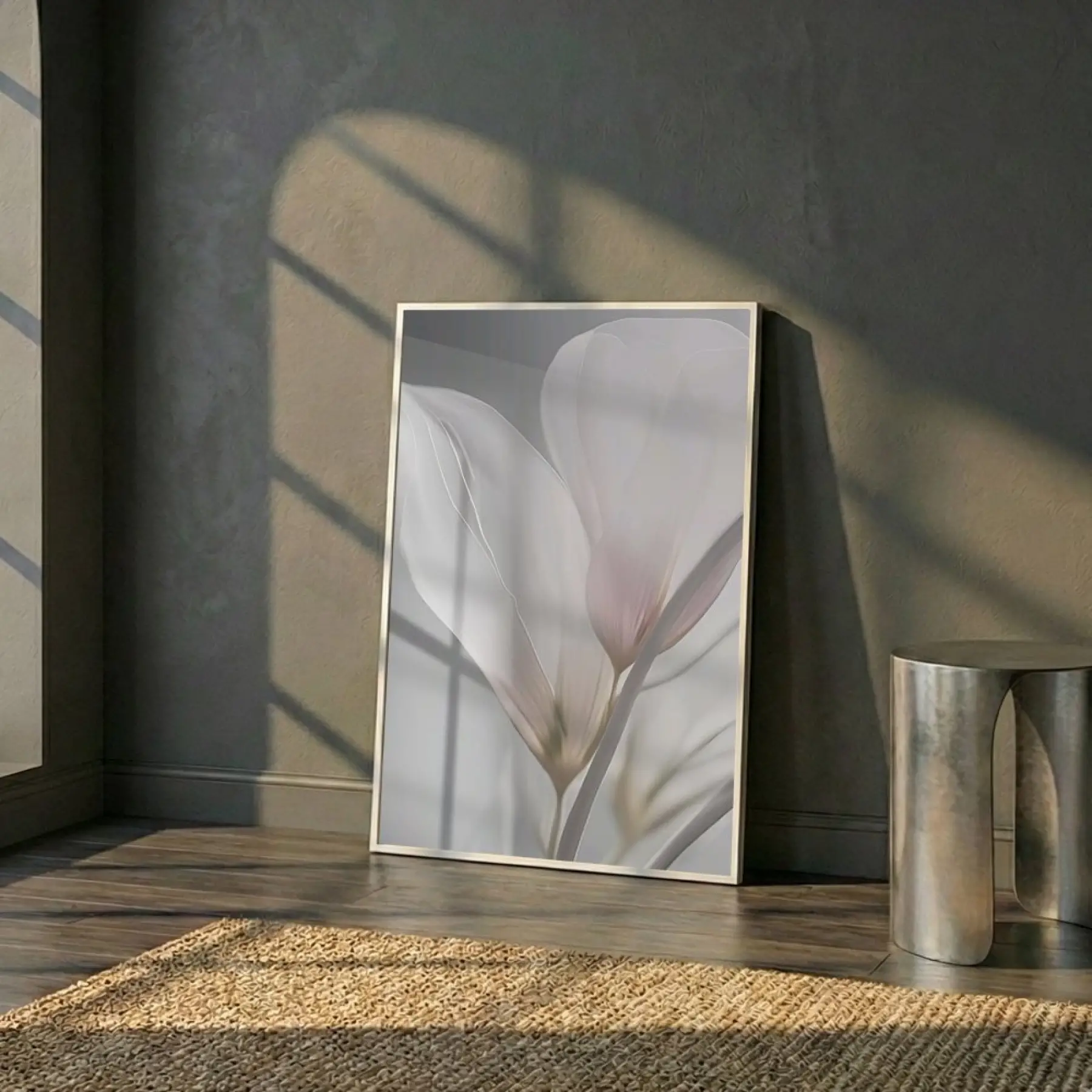 Narin Çiçek Pastel Gri Tonları Tekli Beyaz Metal Çerçeveli Cam Tablo Poster Dekoratif