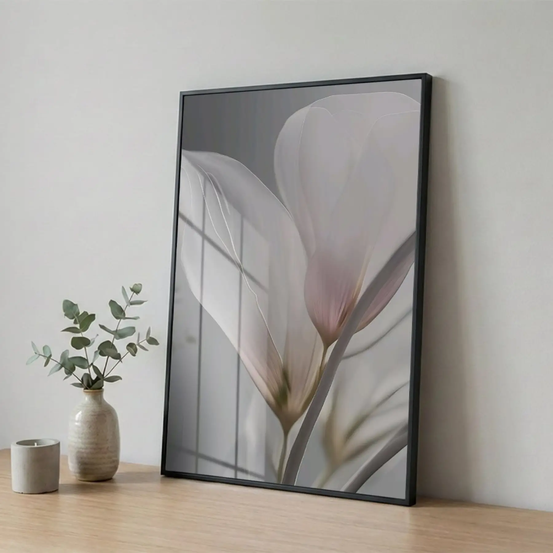 Narin Çiçek Pastel Gri Tonları Tekli Siyah Metal Çerçeveli Cam Tablo Poster Dekoratif
