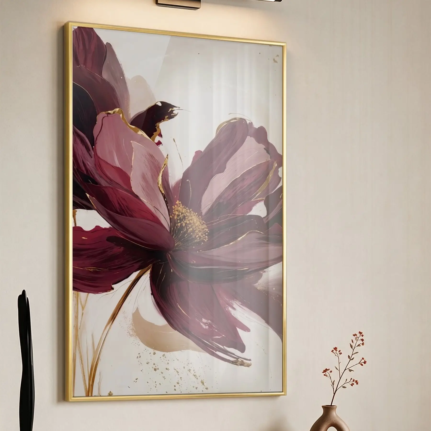 Tekli Altın Metal Çerçeveli Temperli Cam Baskılı Soyut Tablo — Bordo Soyut