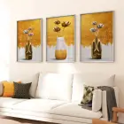 Altın Çiçeklerin Dansı: Üçlü Metal Çerçeveli Tablo Seti