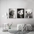 Çiçek Başlıklı Figürler: Üçlü Metal Çerçeveli Tablo Takımı