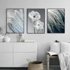 Beyazın Huzur Veren Tonları Tüy Ve Çiçek Illüstrasyonlu Üçlü Metal Çerçeveli Tablo Seti