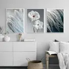 Beyazın Huzur Veren Tonları Tüy Ve Çiçek Illüstrasyonlu Üçlü Metal Çerçeveli Tablo Seti