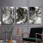 Soyut Akışkanlık: Altın Vurgulu Mermer Üçlü Tablo Takımı