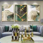 Yeşil Ve Altının Büyüleyici Dansı: Mermer Dokulu Üçlü Metal Çerçeveli Tablo Seti