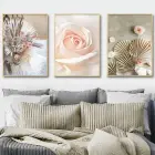 Zarafetin Üçlemesi: Pastel Rüya Çiçekleri Ve Doğanın Sanatı Metal Çerçeveli 3lü Tablo Seti