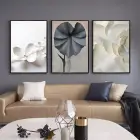 Karışık Tonlar Çiçek Detaylı Siyah Metal Çerçeveli Cam Tablo