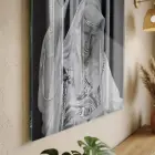 Örtülü Figür Monokrom Gri Tekli Cam Tablo Poster Dekoratif Obje