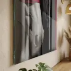 Drapeli Heykel Beyaz Kırmızı Kontrast Tekli Cam Tablo Ev Dekorasyonu Oda