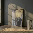 Kadın Portre Metalik Altın Siyah Tekli Gold Metal Çerçeveli Cam Tablo Salon Oturma