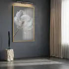 Büyük Çiçek Nötr Gri Tonları Tekli Gold Metal Çerçeveli Cam Tablo Duvar Salon