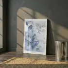 Büyük Şakayık Buz Mavisi Tonlar Tekli Beyaz Metal Çerçeveli Cam Tablo Duvar Salon